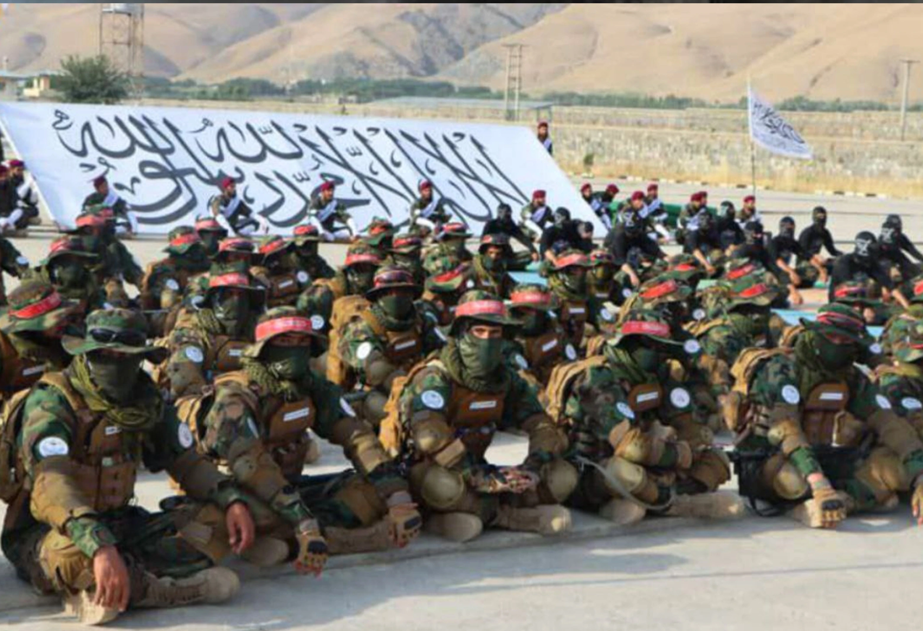 د عمرثالث فرقې ښوونیز مرکز څخه ۳۰۰ تنه ځوان منسوبین فارغ شول
