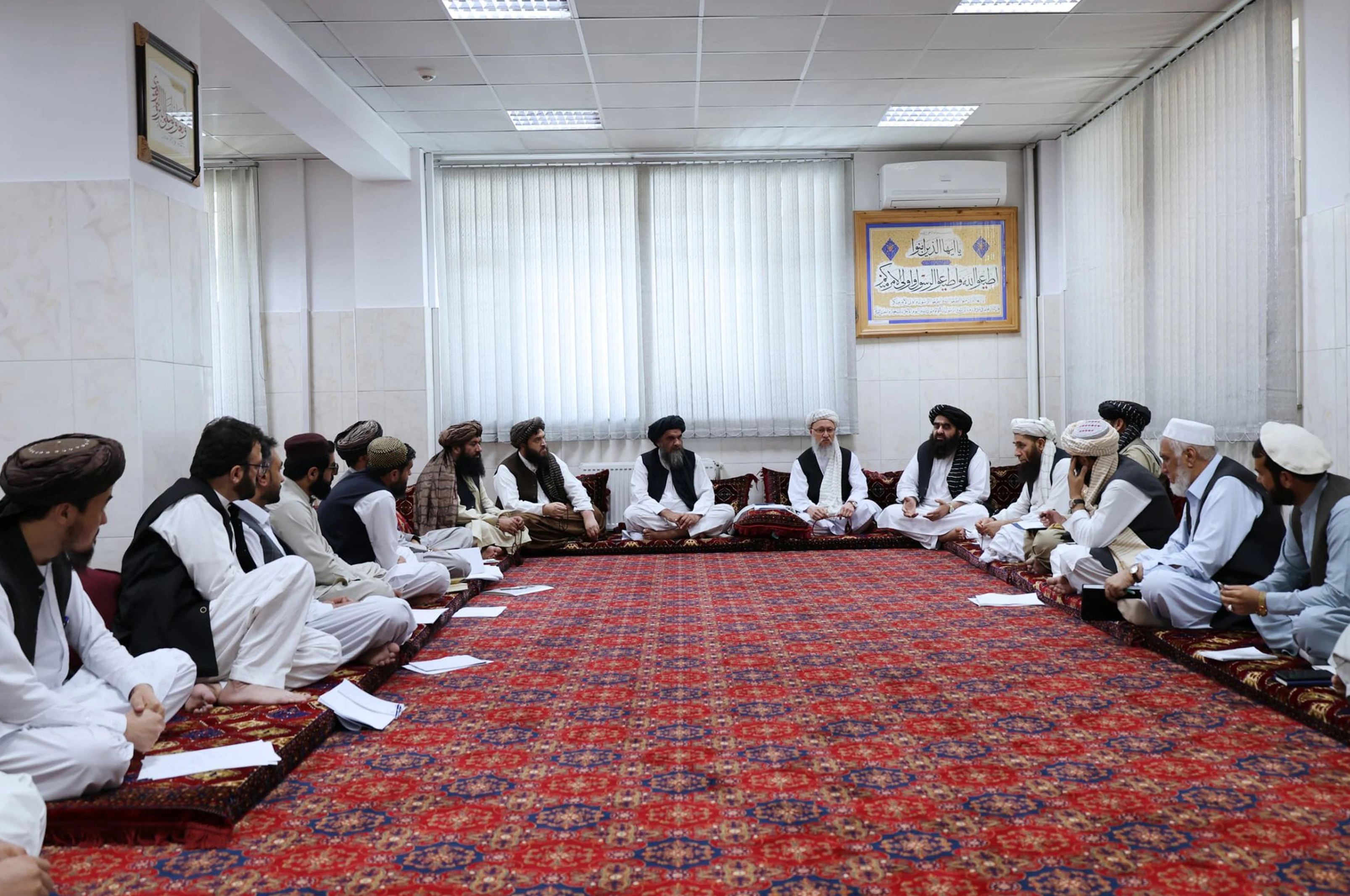 د کرنیزو محصولاتو له اړخه د ځان بسیاینې د لارو چارو پر اېجاد خبرې وشوې