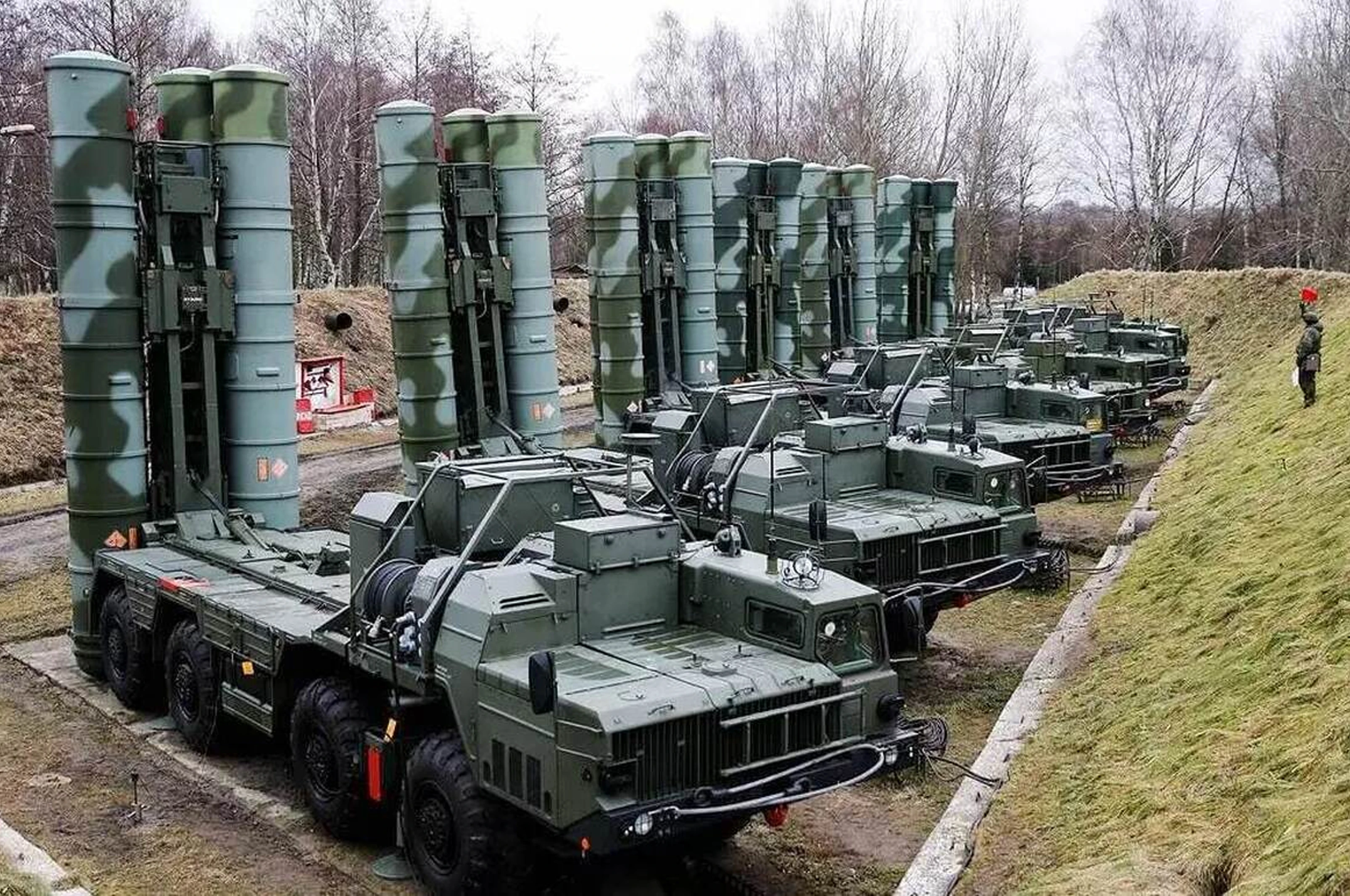 روسیې ایران ته S-400 هوایي دفاعي سیستم استولی