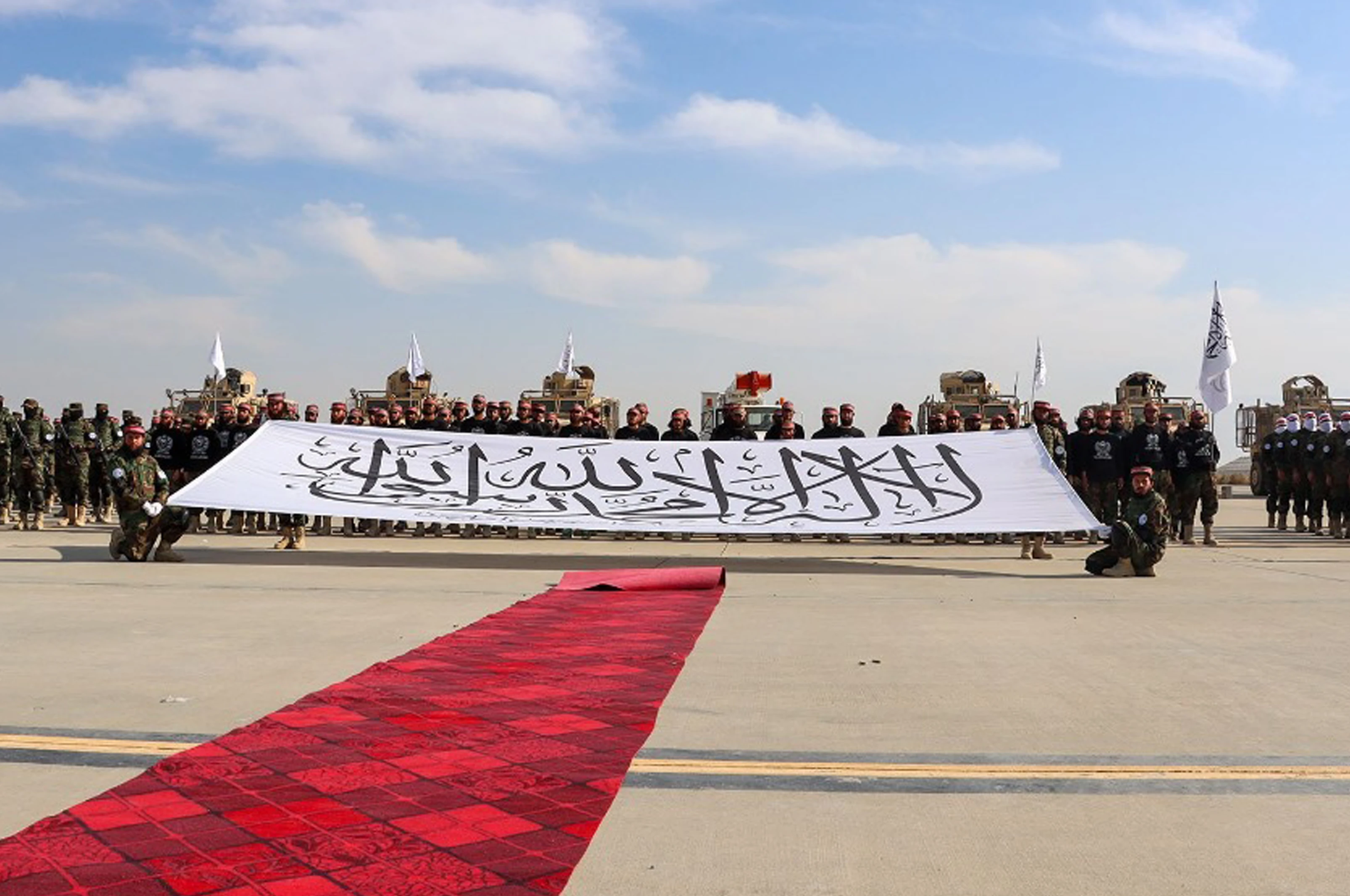 د ۲۲۱ شهید افتاب فرقې له ښوونیز مرکز څخه ۴۵۰ تنه منسوبین فارغ شوي