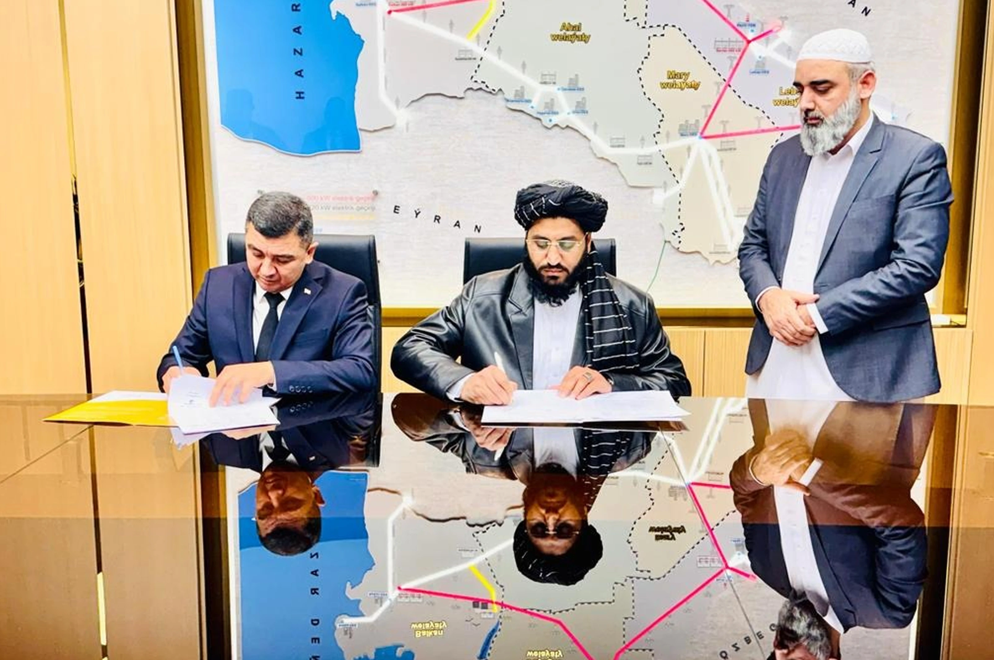 برېښنا شرکت ترکمنستان سره د یو بل کال لپاره د برېښنا پېرولو تړون لاسلیک کړ