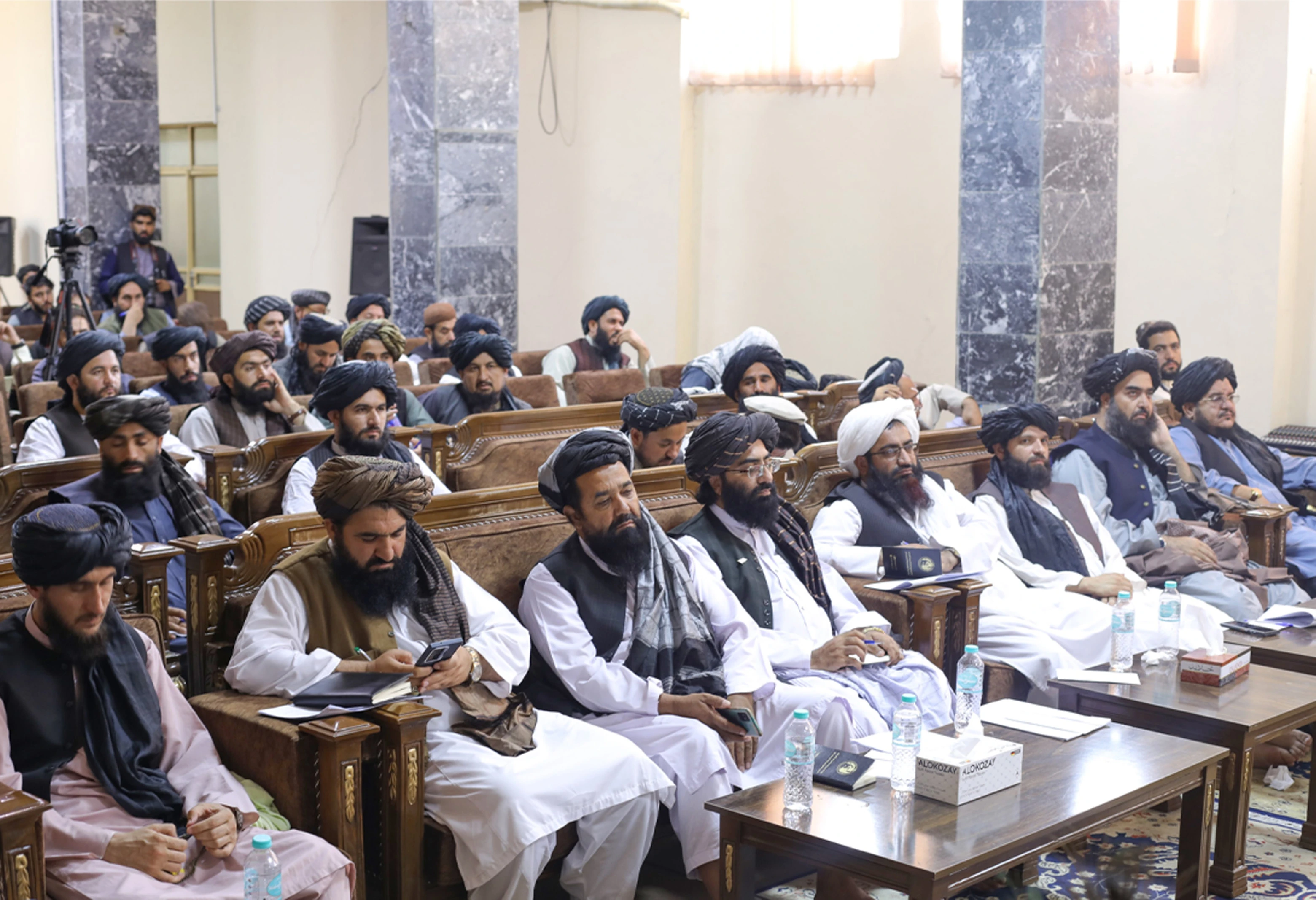 خیرخواه رئیسانو ته: د خپلو رياستونو دروازې د ليکوالانو او شاعرانو پر مخ تل پرانېزئ او ستونزو ته یې رسېدنه وکړئ