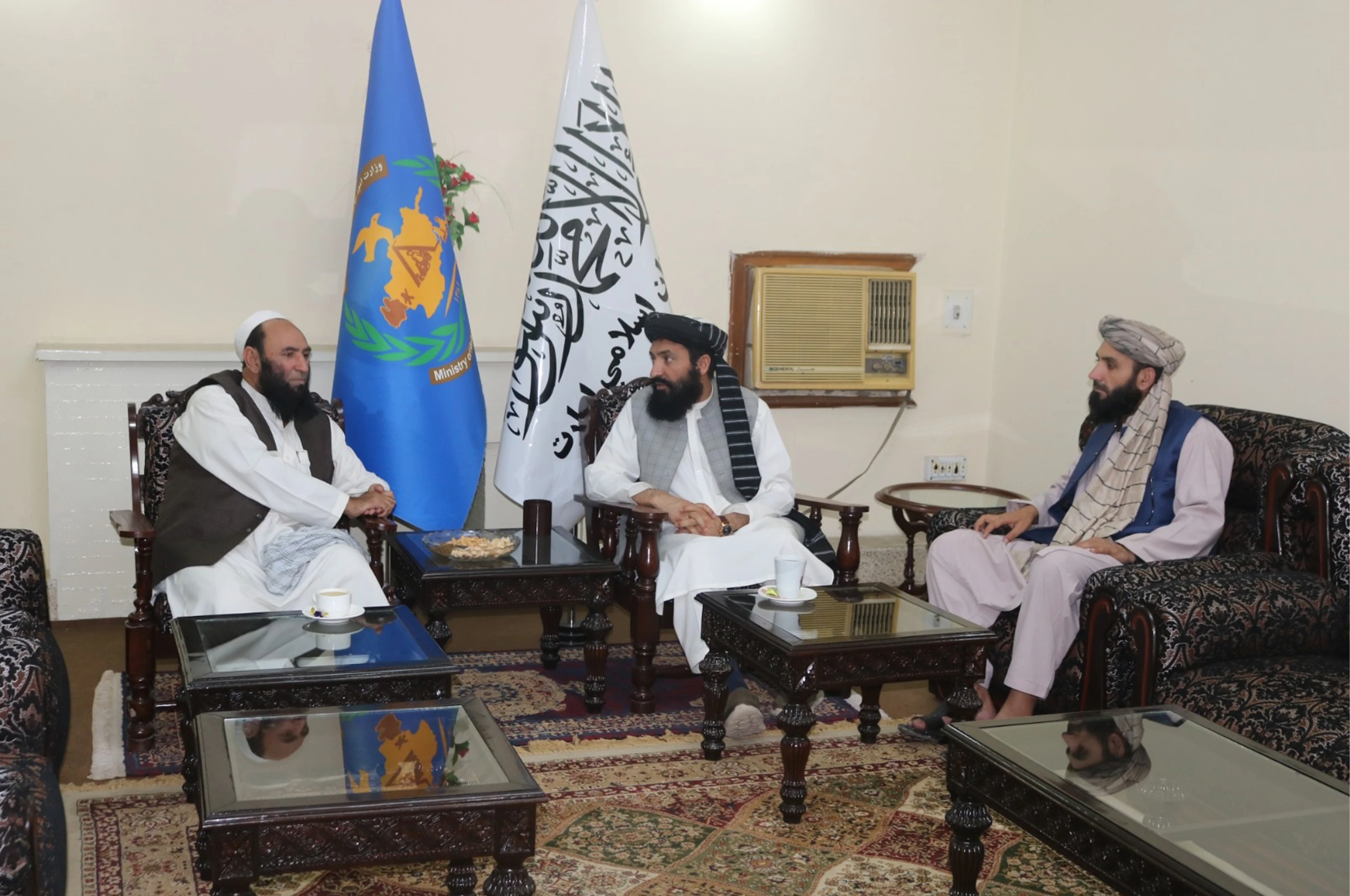 بیرته راستندونکو کډوالو ستونزو ته د رسېدنې په موخه خبرې شوې