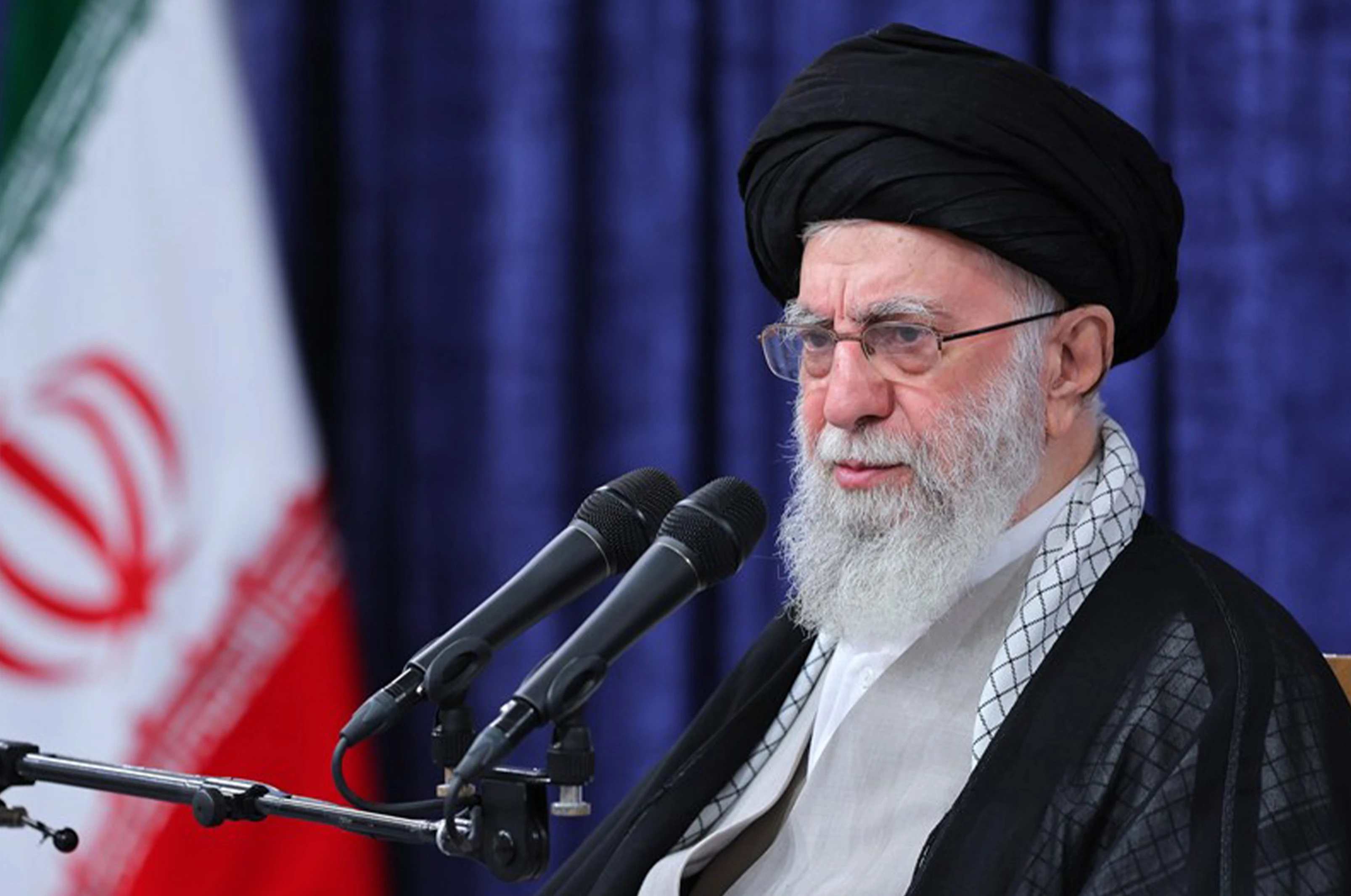 د ایران مذهبي مشر: امریکا غواړي ایران یې د امر تابع وي