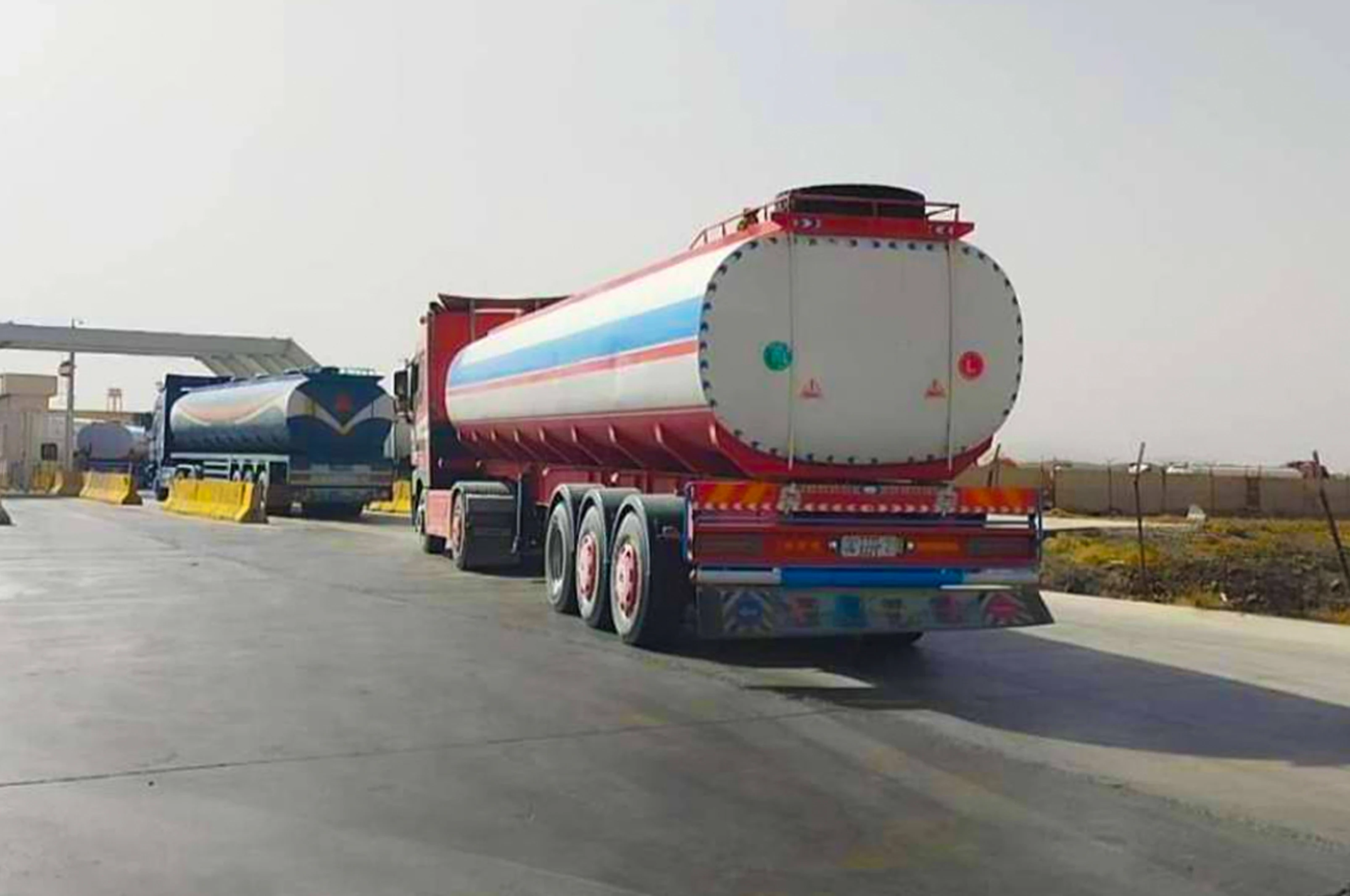 Oil imports at Abu Nasr Farahi Port suspended for now