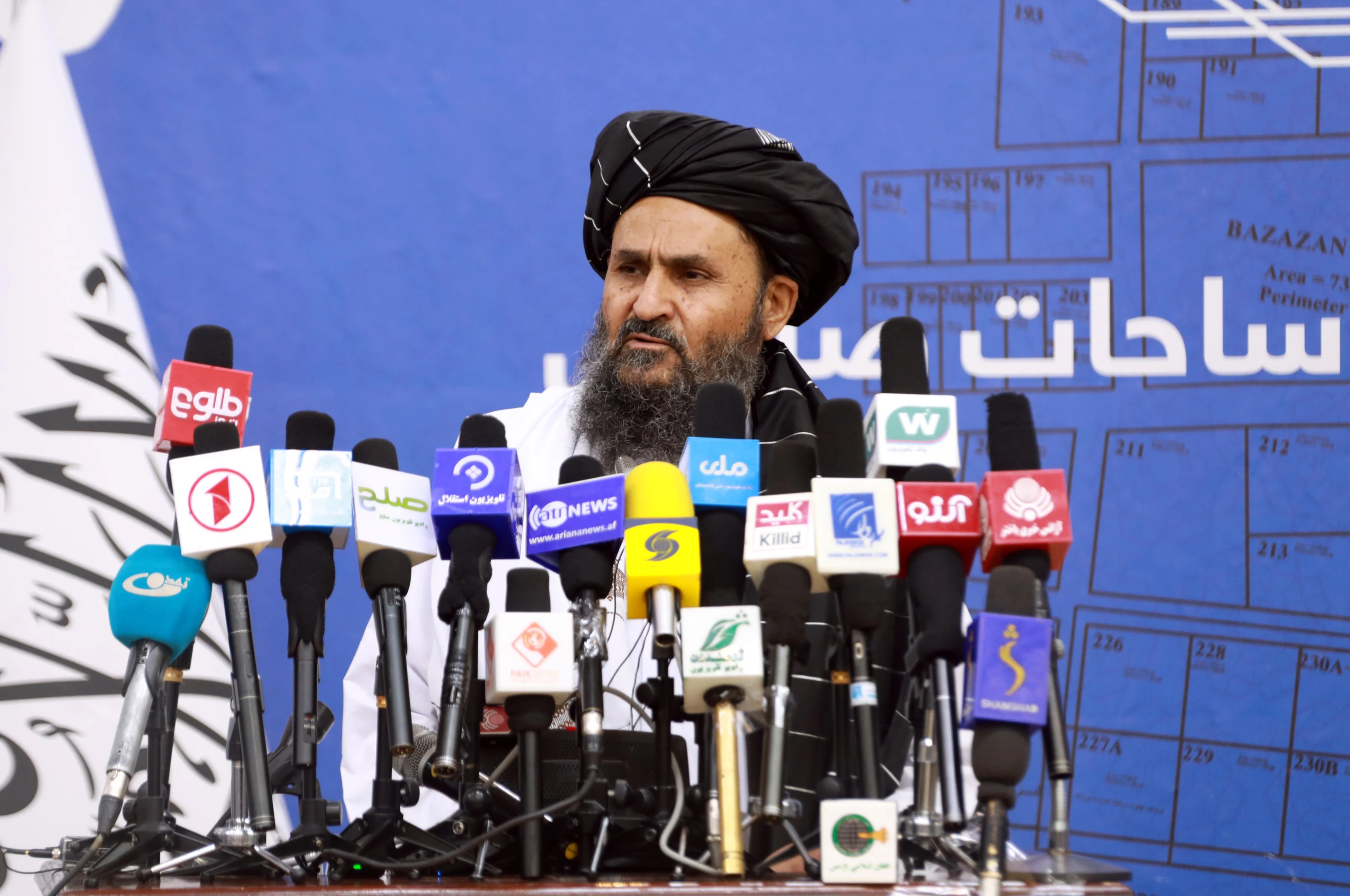 صنعتي ساحو کې صنعت کارانو ته د ځکمې ملکیت سند وېش پیل شو