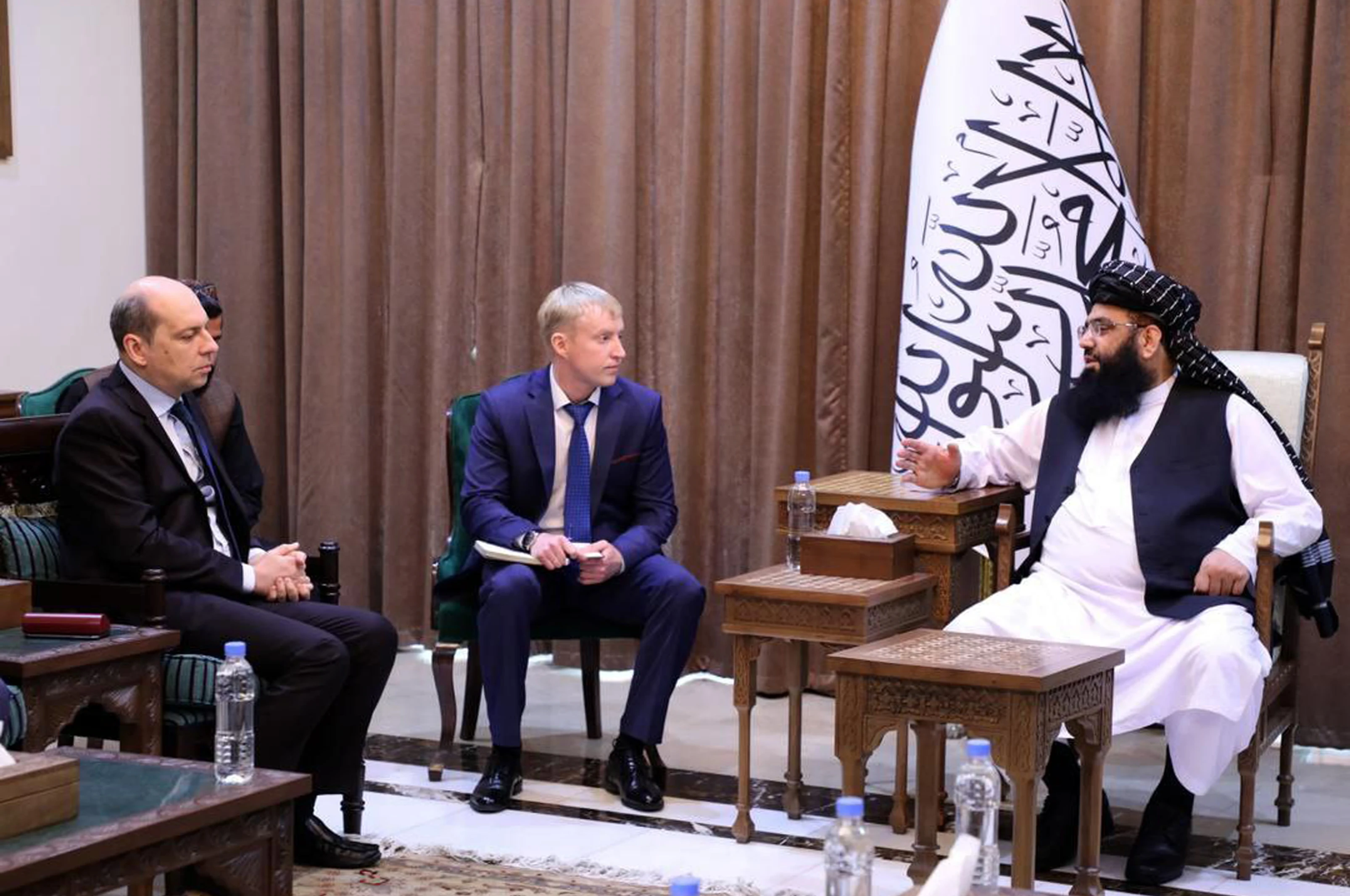 د ا.ا او روسیې پراخ تعامل د افغانستان اقتصادي پیاوړتیا سره مرسته کوي