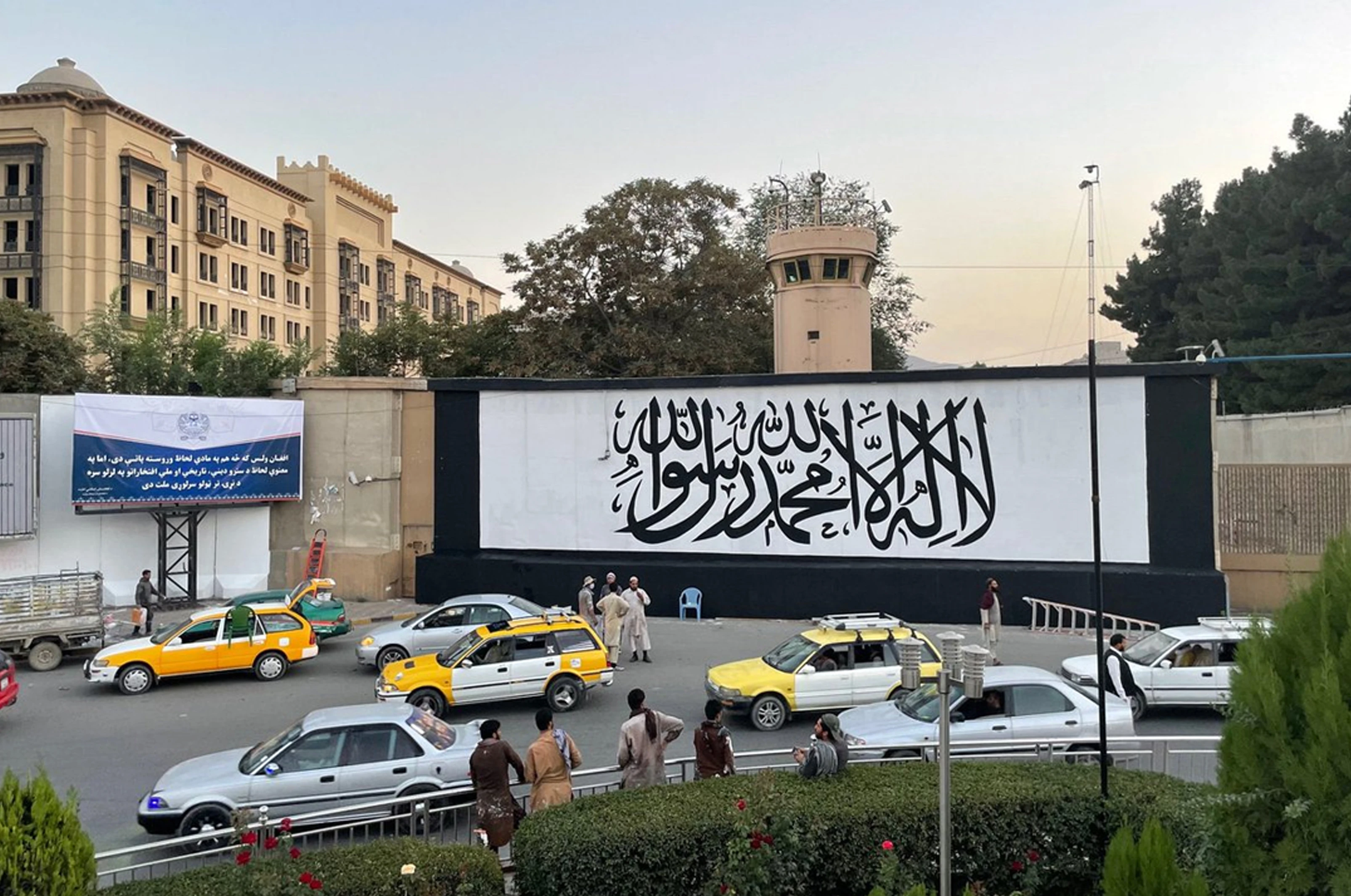 د عامې روغتیا له څلور لارې بیا تر ارګ د تړل شوي سړک پرانېسته کېږي   