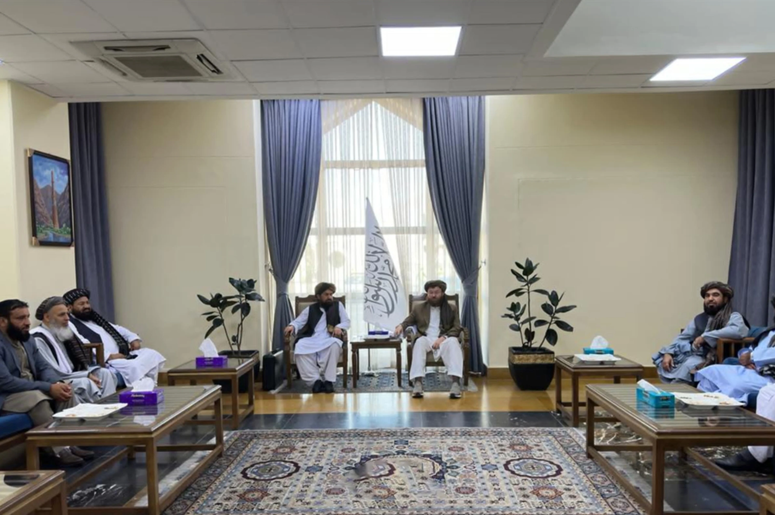 د کرنې وزیر د یو لوړ پوړي پلاوي په مشرۍ ازبکستان ته تللی