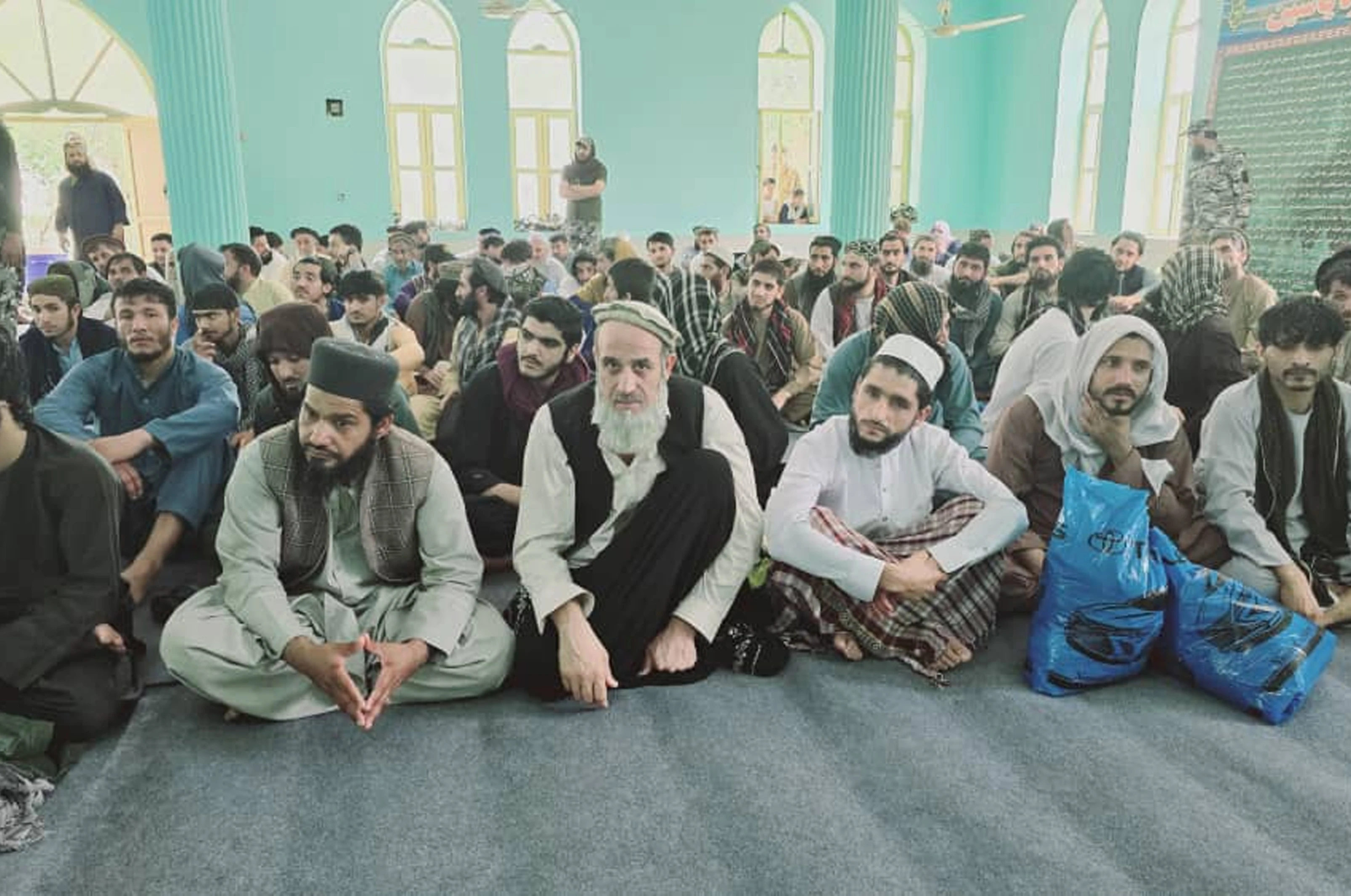 د ننګرهار له مرکزي زندانه ۳۱۷ تنه زندانیان خوشې شول