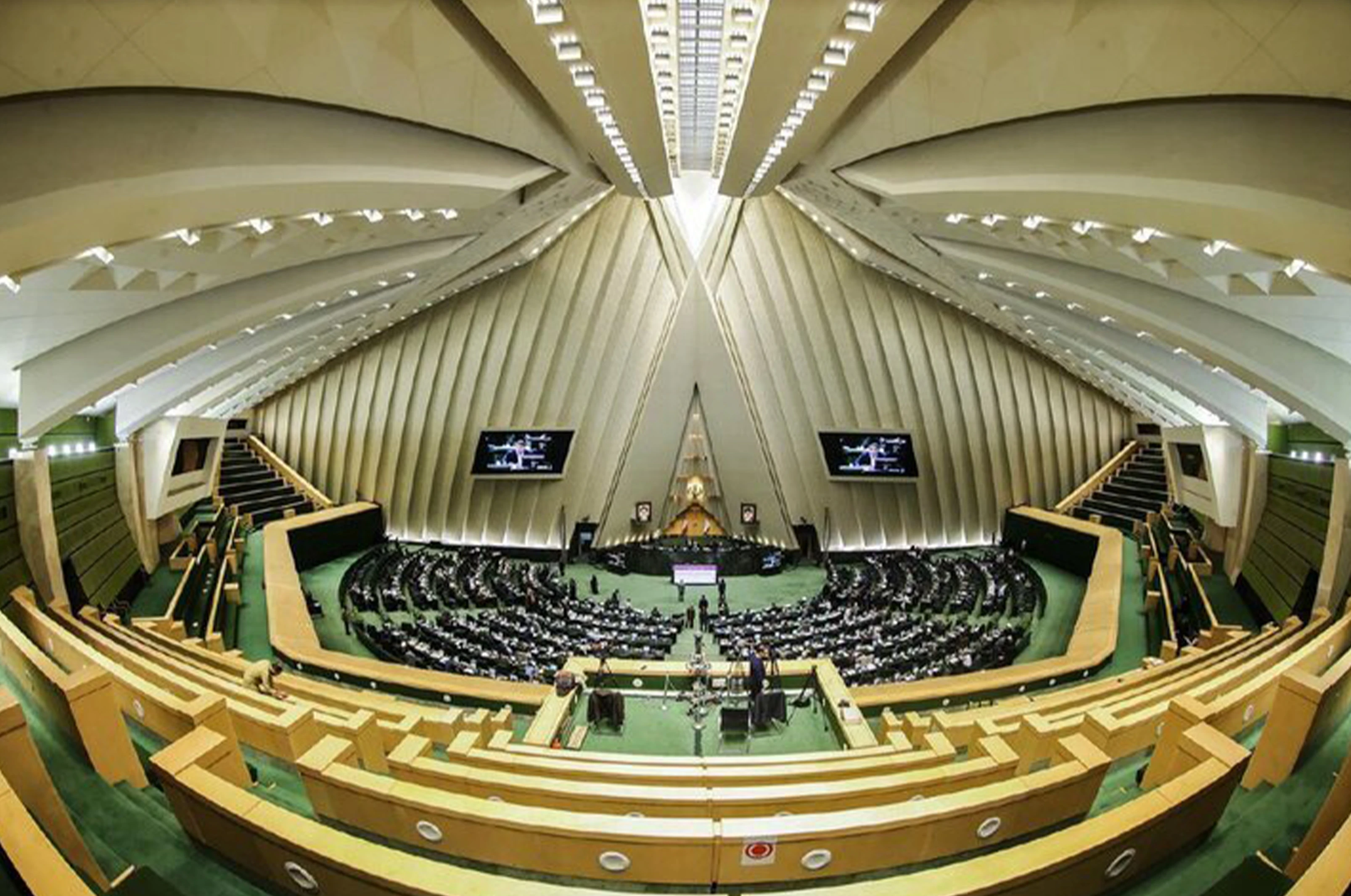 د ایران پارلمان امریکا سره خبرې د شرایطو پر منلو پورې مشروطې کړې