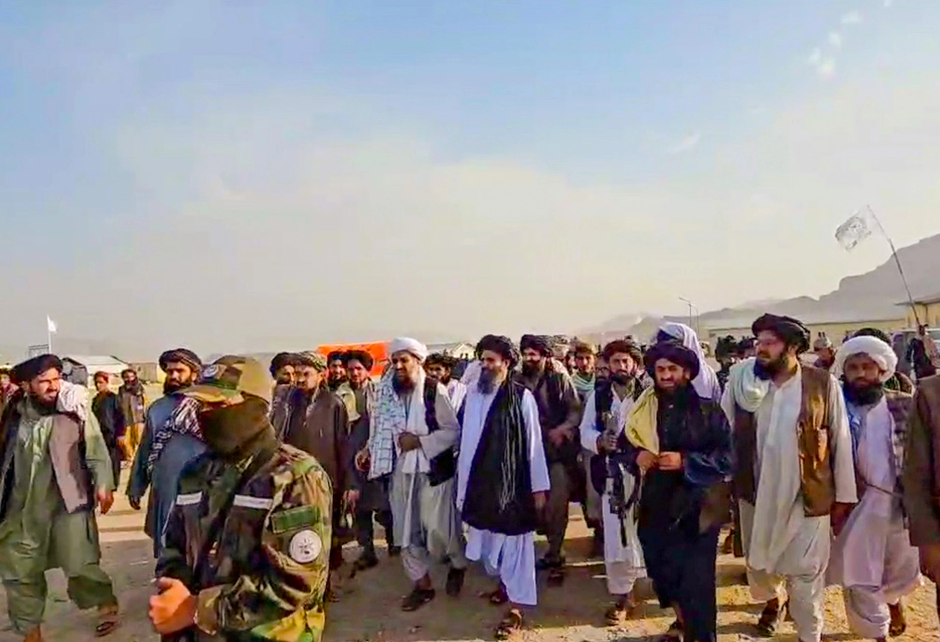 ملا برادر کډوالو ته: ستاسو ښه راغلاست د ژونـد تر ټولـو خوشحالونکې او له افغاني غرور ډکه شېبه ده