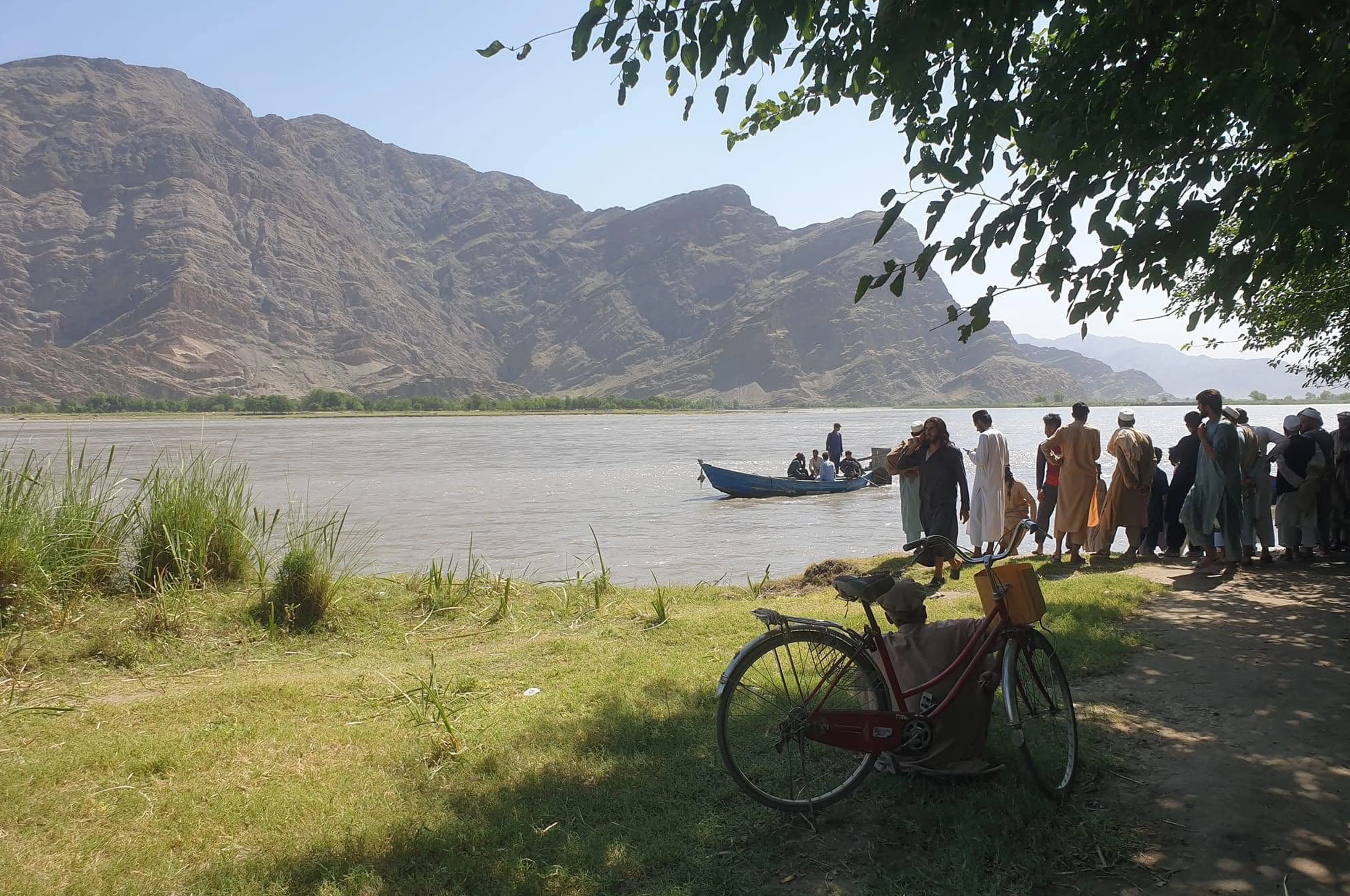 ننګرهار کې د کوچنۍ کښتۍ ډوبېدو پېښه،۲۰ تنه مړه شوي دي