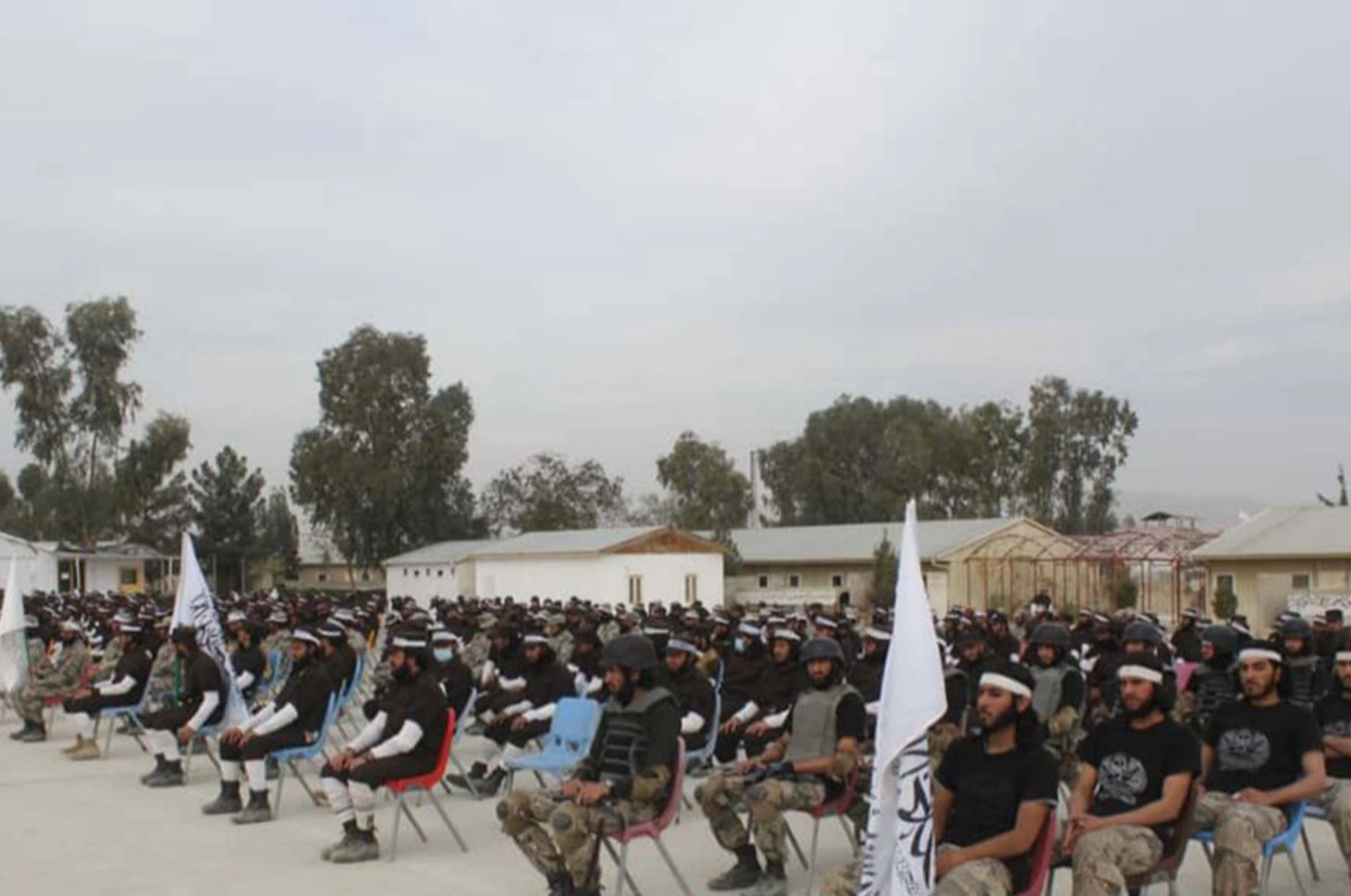 د ختیځ زون له ښوونیز مرکز څخه سلګونه تنه منسوبین فارغ شول
