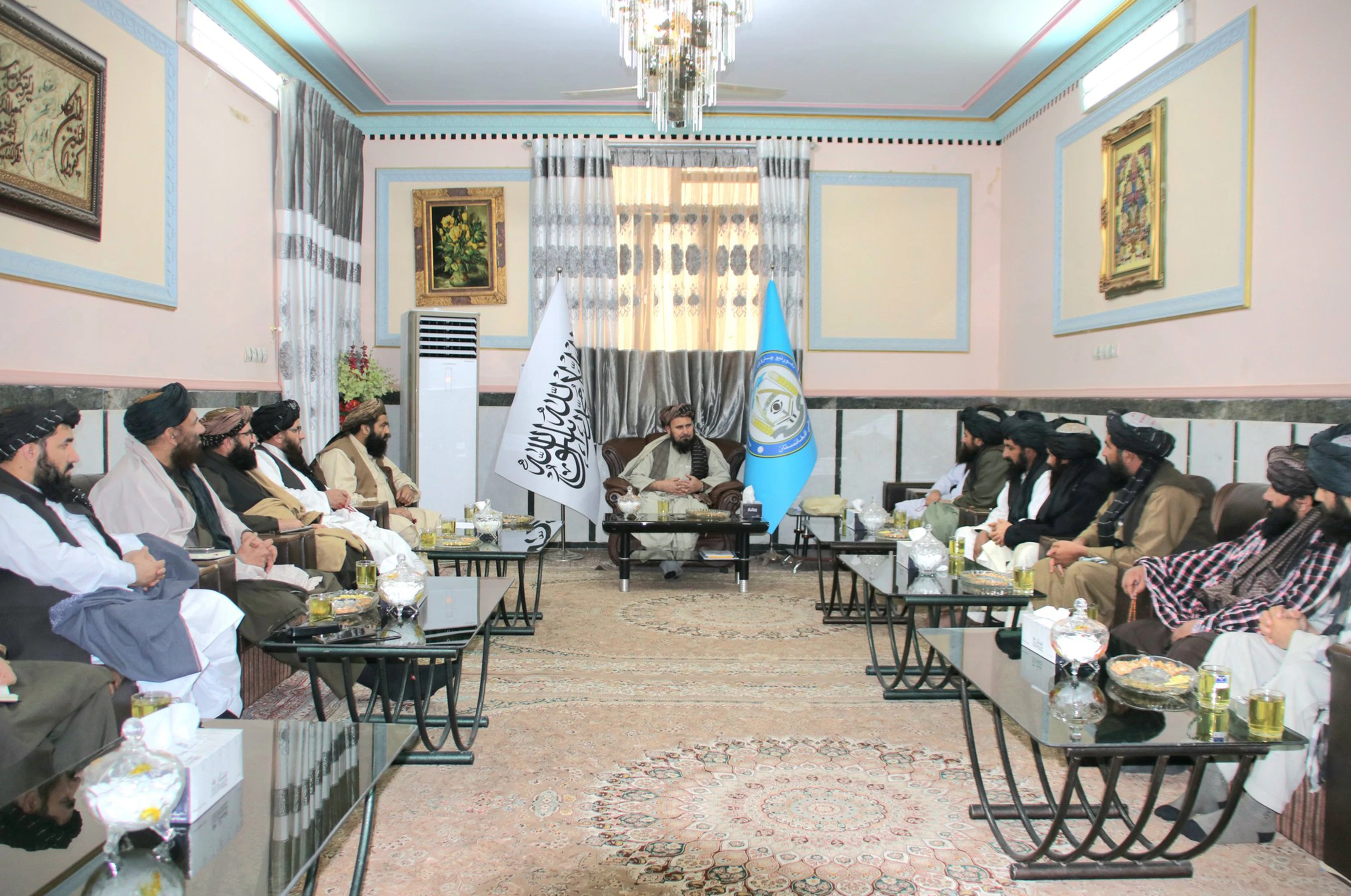 د کډوالو ستونزو ته د رسېدنې په موخه لوړ پوړی پلاوی نیمروز تللی