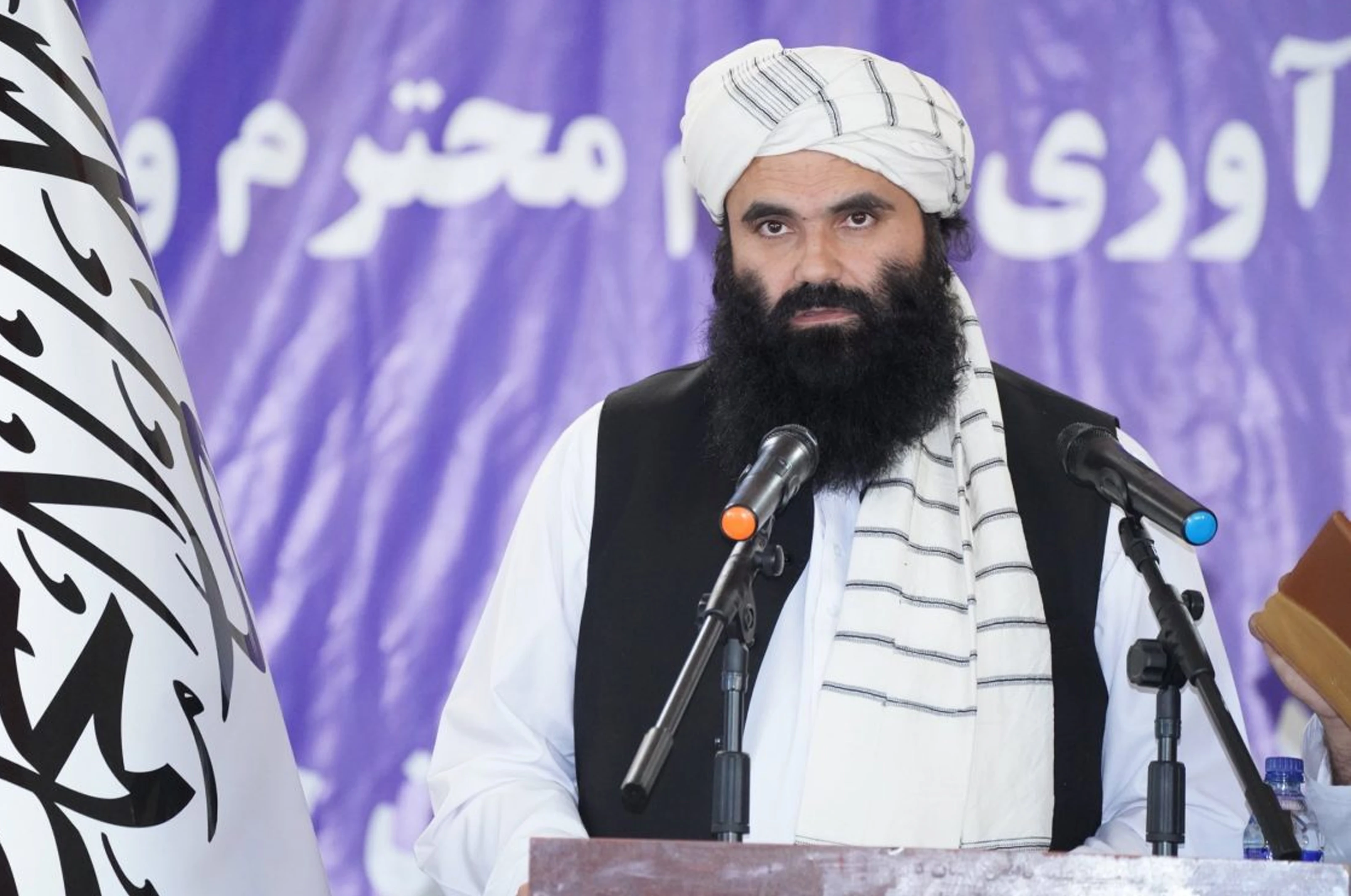 کورنیو چارو وزیر: څلور کلونو کې د تېرو ۴۰ کلنو دښمنيو ځای دوستي او ورورګلوۍ نیولی 