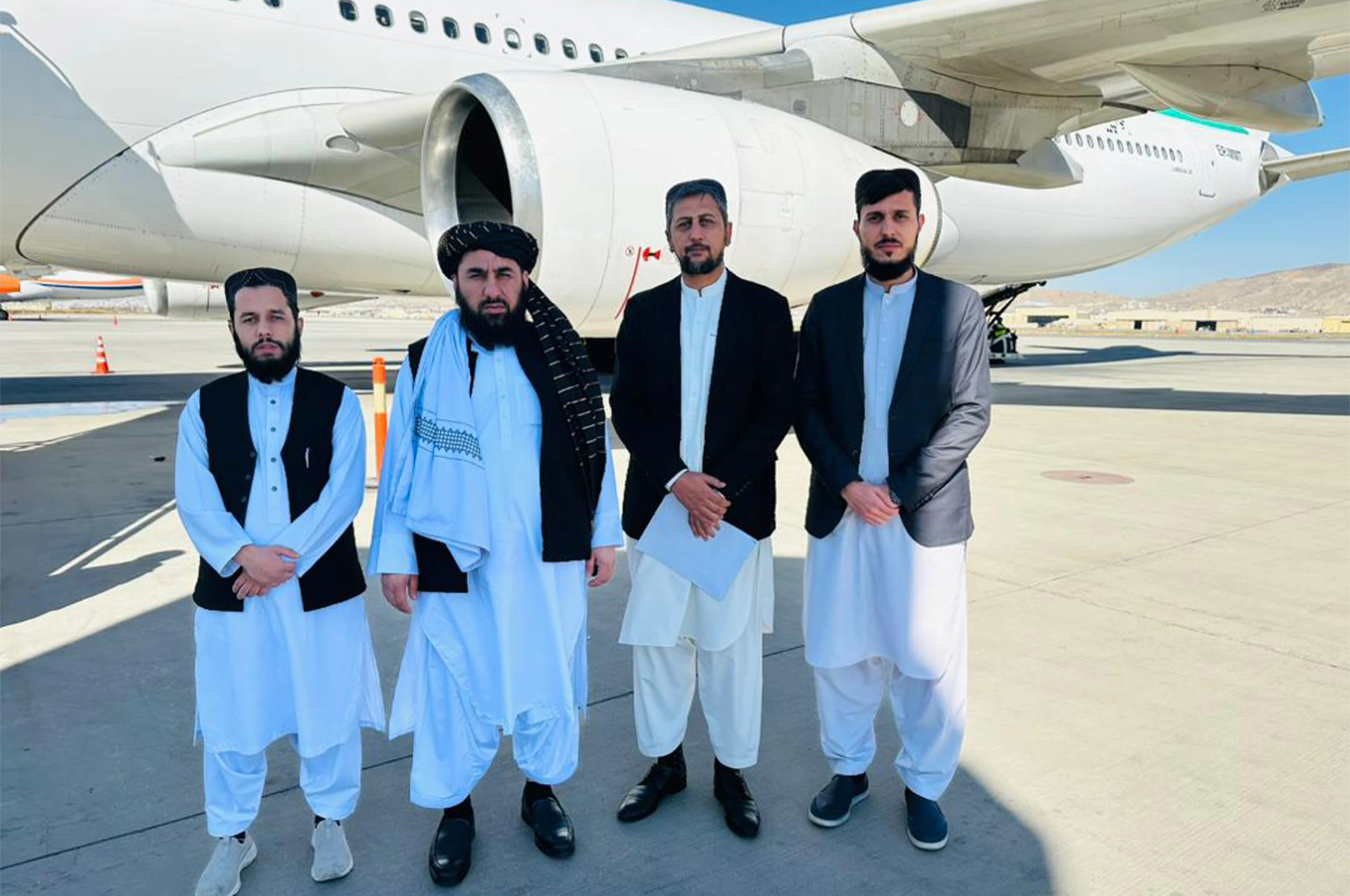 د افغانستان اوسپنیزې کرښې مرستیال ایران ته په سفر ولاړ