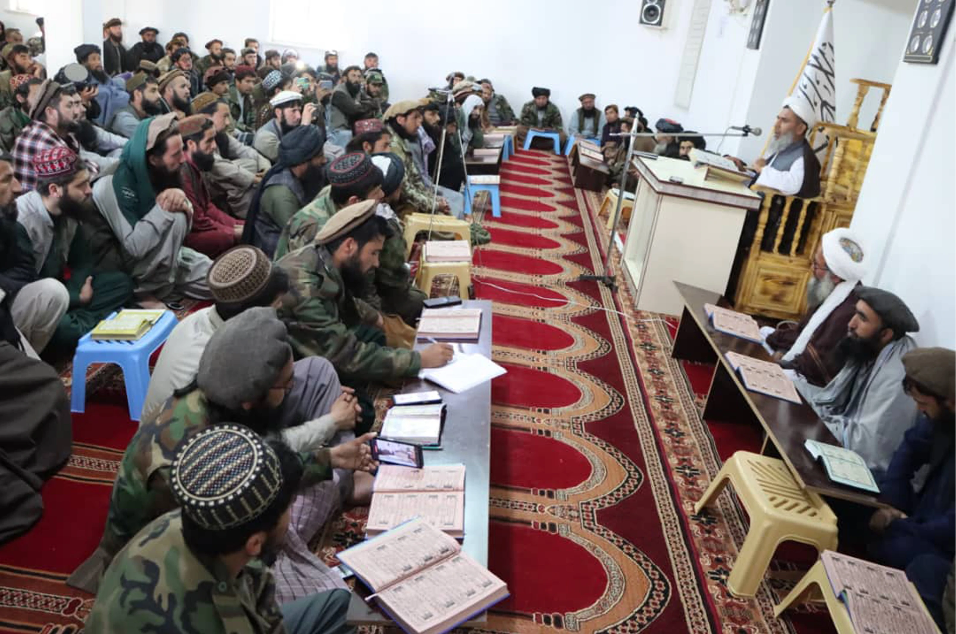 د هېواد په ۲۶۰ لویو پوځي مرکزونو کې د قرانکریم د ختم، ترجمې او تفسیر دورې پای ته ورسېدې