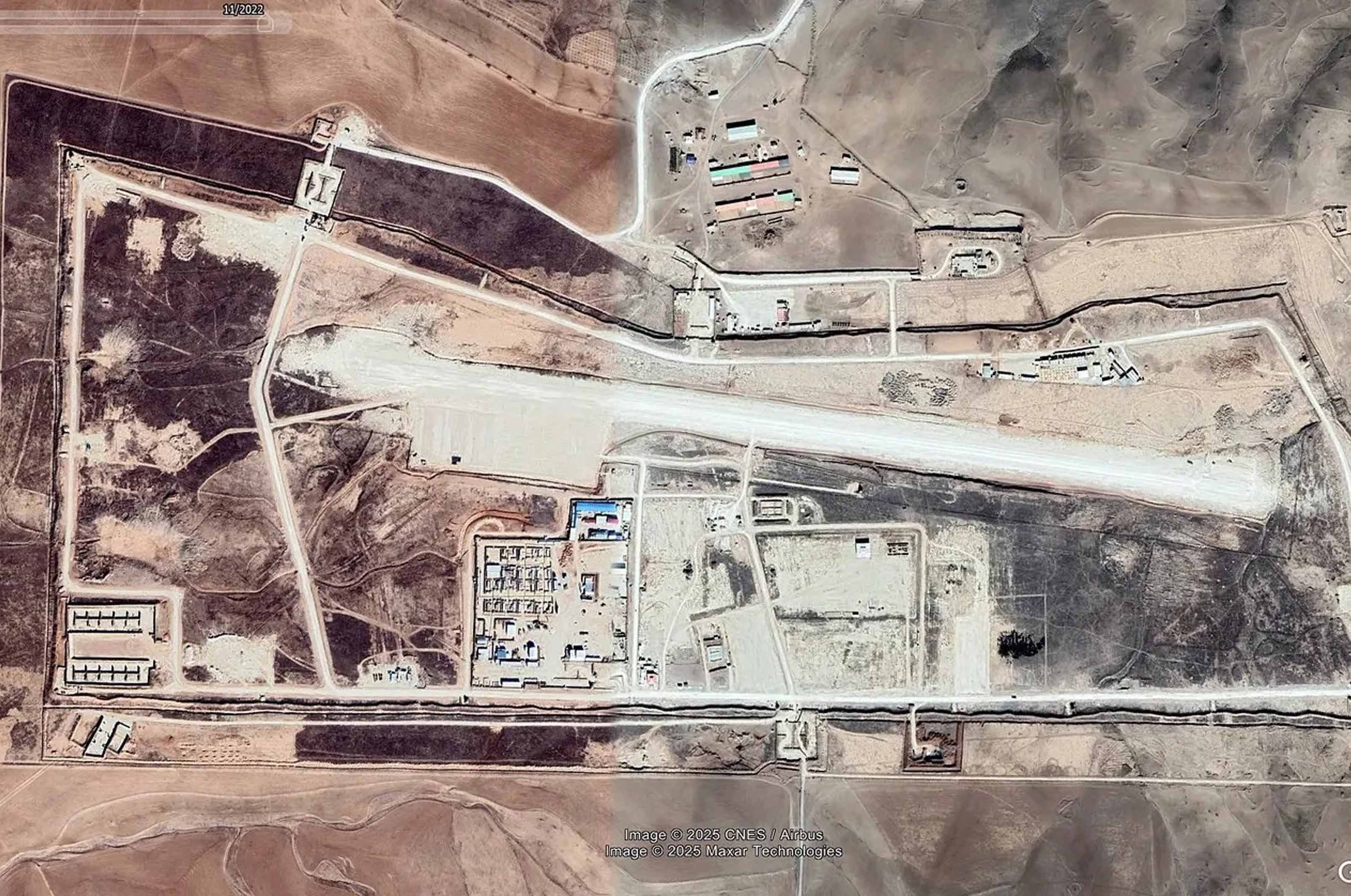 Missiles strike US base in Syria