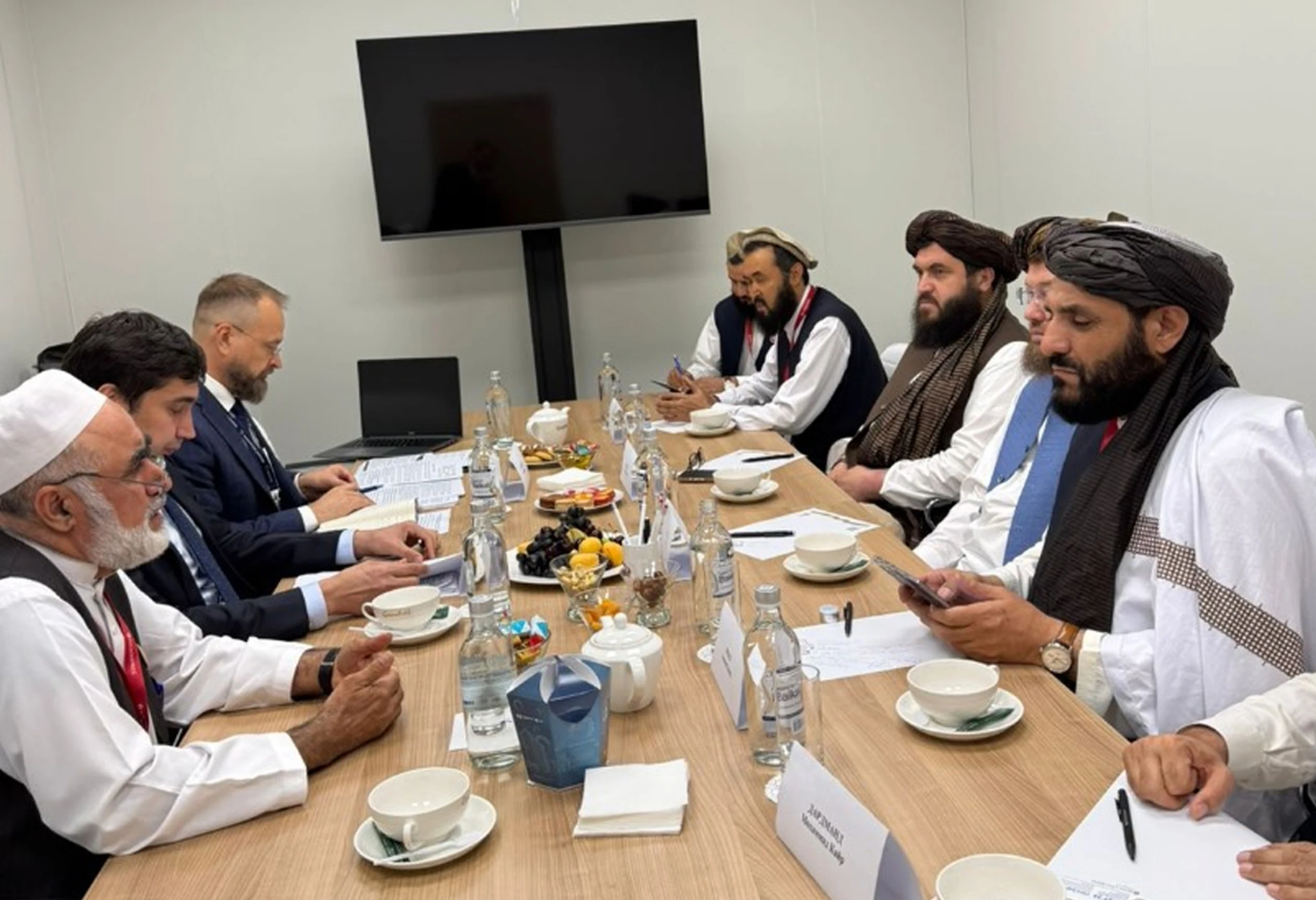 مسؤولون أفغان وروس يبحثون تعزيز التعاون في مجال بناء السدود وإدارة الموارد المائية