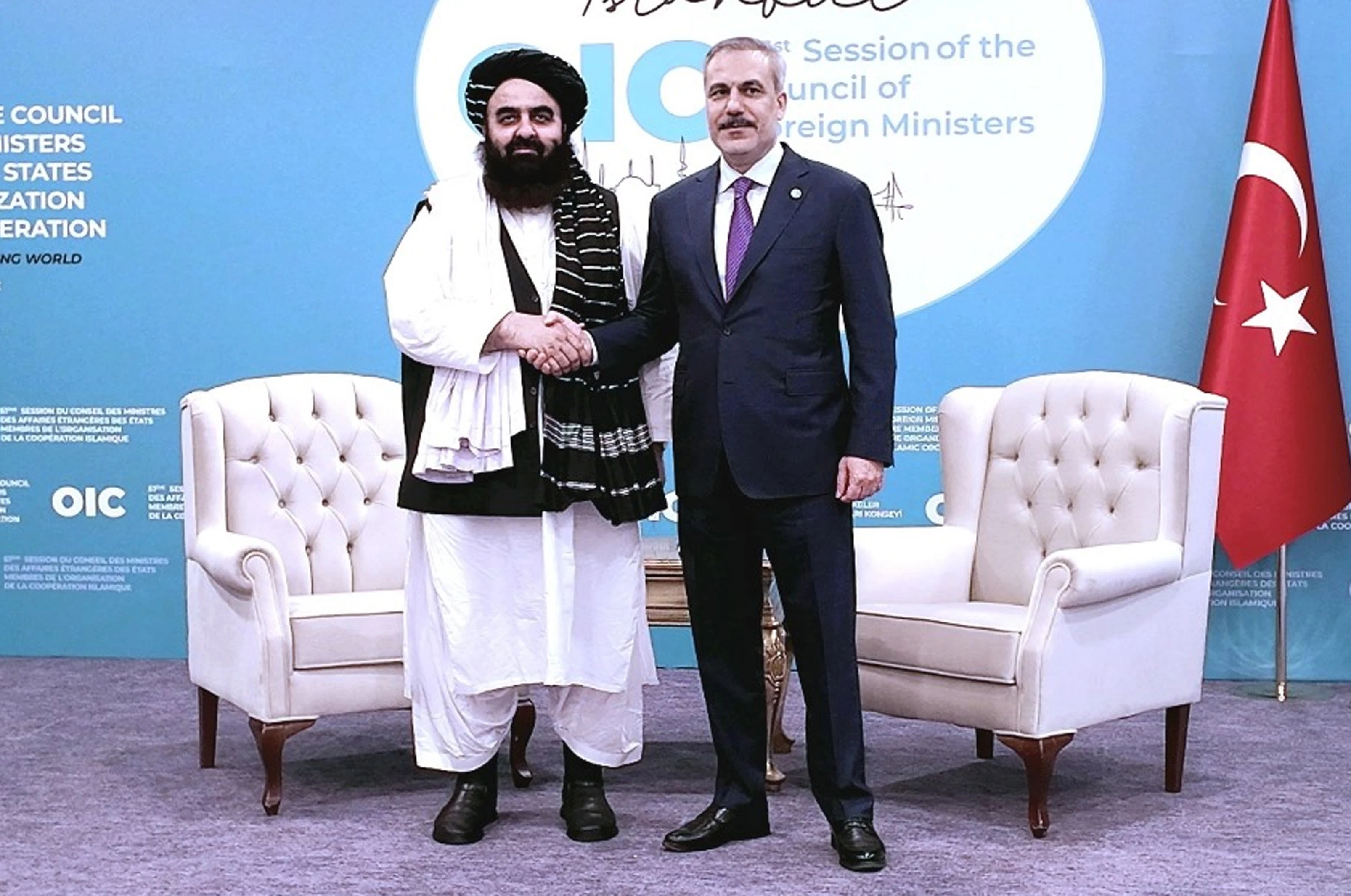 وزیر خارجه با همتای ترکی خود در مورد ارتقای سطح روابط گفت‌وگو کرد